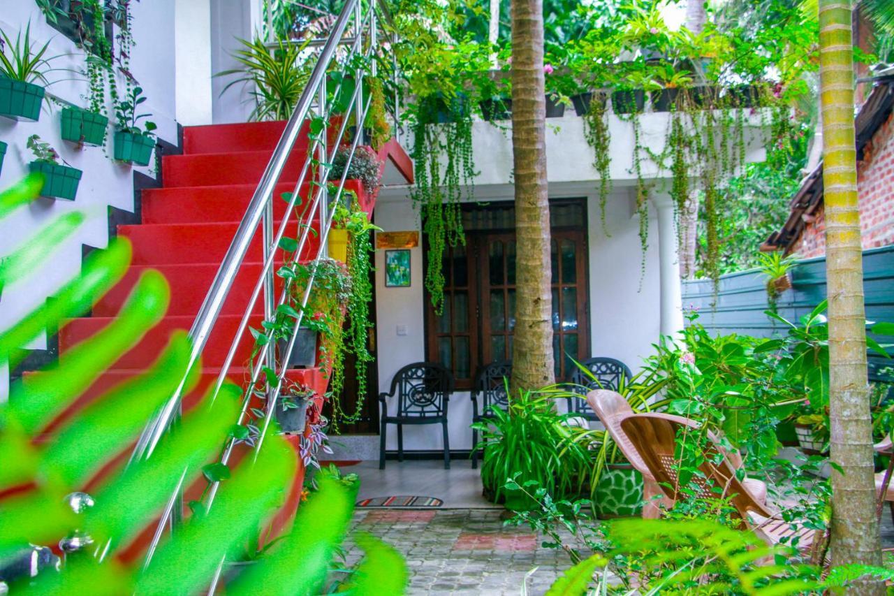 Sigiri Tarushan Home Stay Szigirija Kültér fotó
