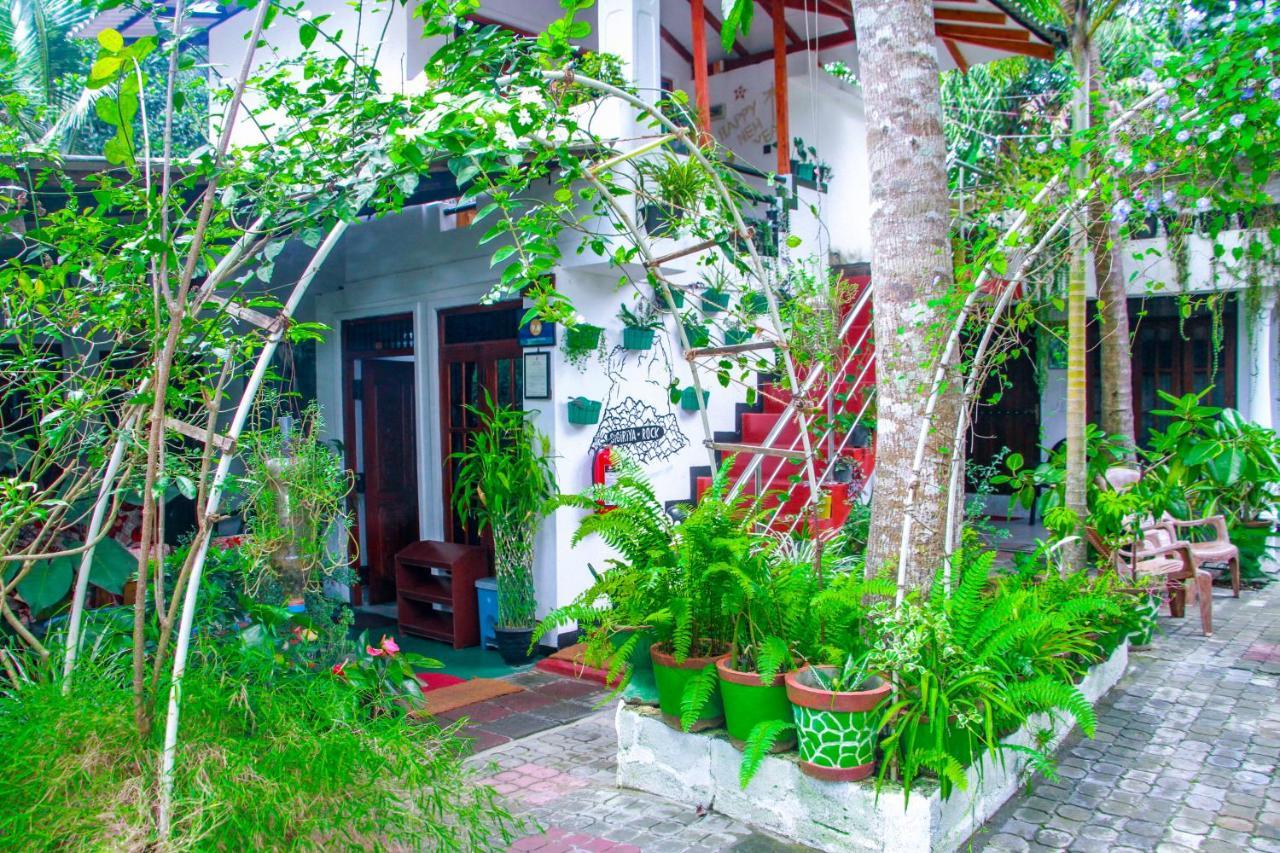 Sigiri Tarushan Home Stay Szigirija Kültér fotó